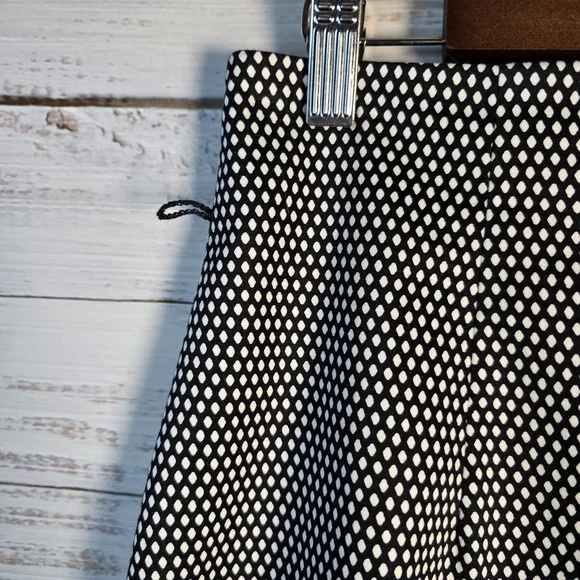 Worthington Size 12 Black & White Textured Dot Pattern Pencil Skirt Officecore - Picture 3 of 5